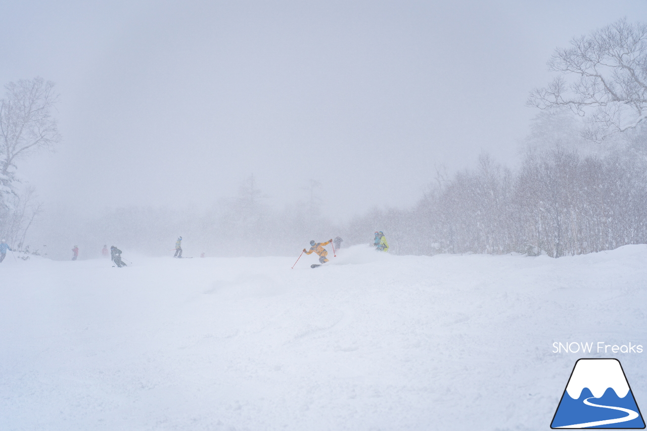 札幌国際スキー場｜只今『積雪』＆『滑走可能エリア』全国No.1！積雪 100cm、ほぼ全コース滑走可能。一気に厳冬期到来のKOKUSAI(^^)/